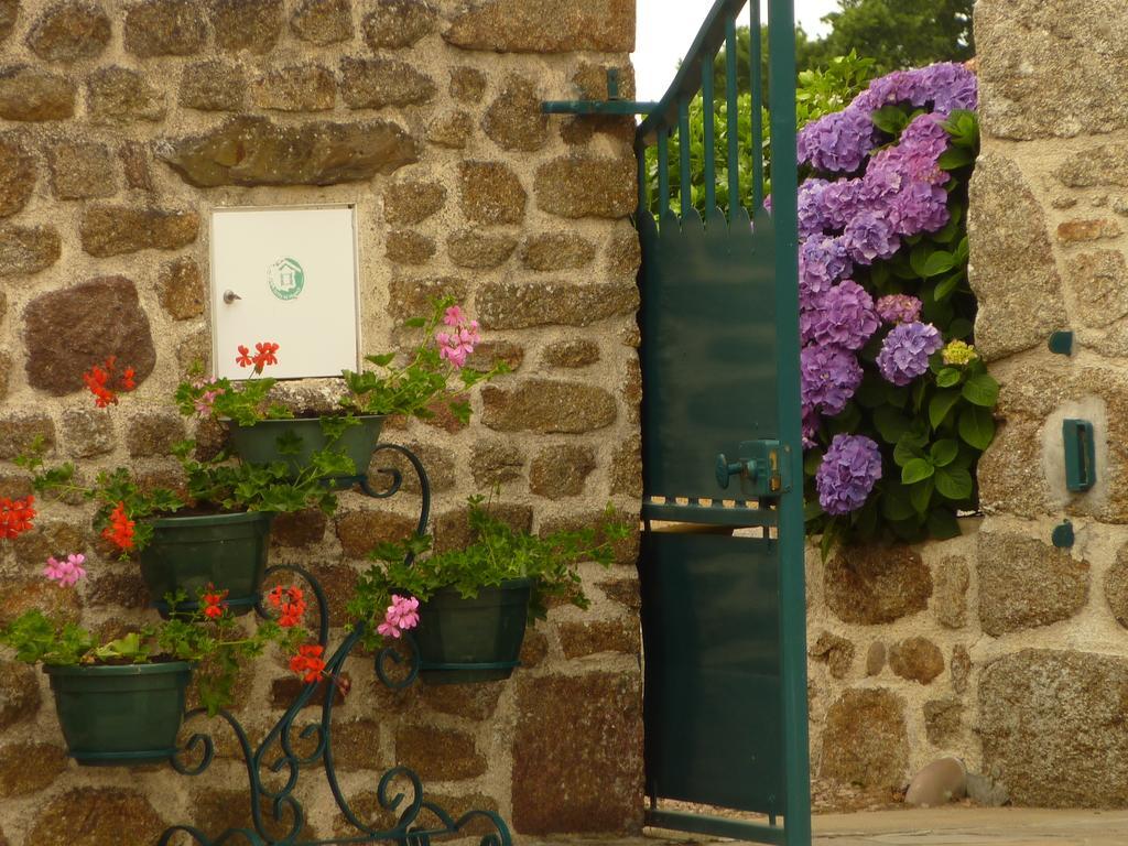 Hotel Gite Les Sageais Baguer-Morvan Esterno foto